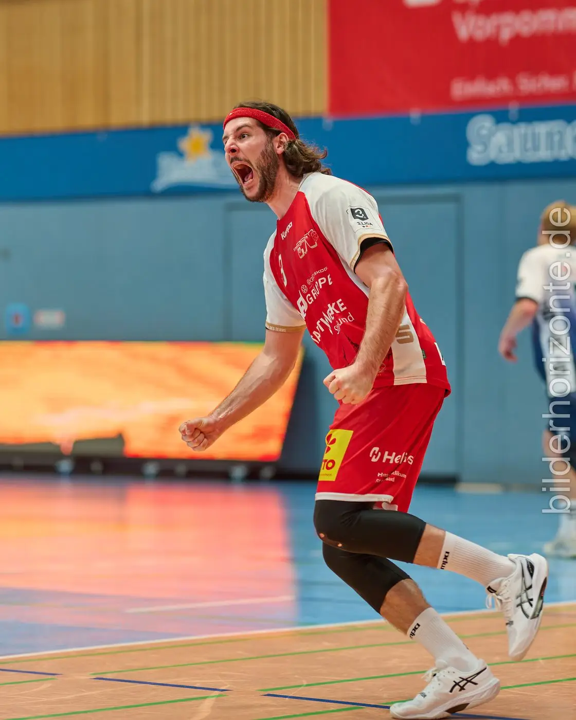 SHV-Spieler bejubelt den 27:25-Heimsieg gegen NHV Concordia Delitzsch